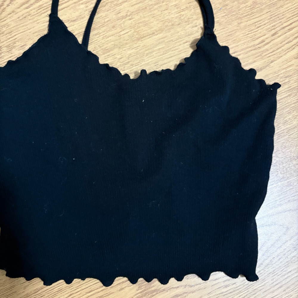 SHEIN Black Scalloped Edge Crop Top